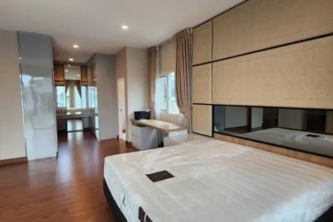 Haus in Bang Na, Bangkok, Thailand 5 Schlafzimmer № 214839 - Foto 5