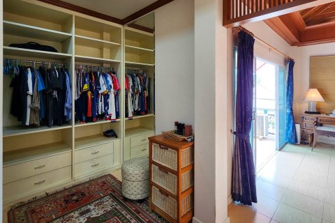 House in Chiang Mai, Thailand 6 bedrooms № 146597 - photo 24