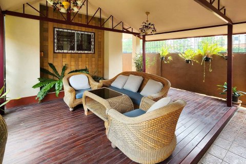 House in Chiang Mai, Thailand 6 bedrooms № 146597 - photo 14