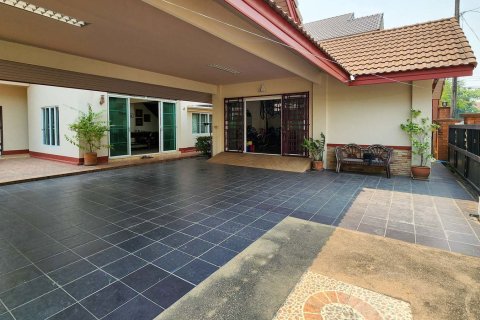 House in Chiang Mai, Thailand 6 bedrooms № 146597 - photo 12