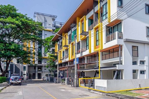 Townhouse in Chiang Mai, Thailand 3 bedrooms № 146594 - photo 1