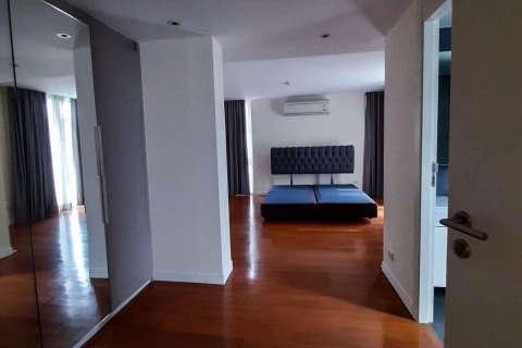 Condo in Watthana, Bangkok, Thailand, 3 bedrooms  № 160203 - photo 4