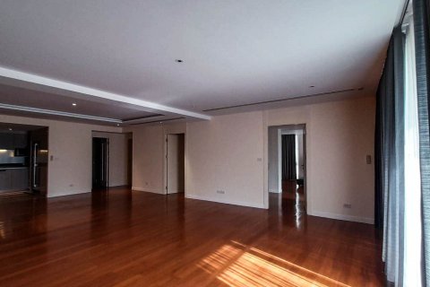 Condo in Watthana, Bangkok, Thailand, 3 bedrooms  № 160203 - photo 6