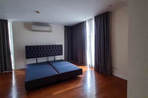 Condo in Watthana, Bangkok, Thailand, 3 bedrooms  № 160203 - photo 9