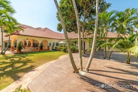 Дом в Паттайе, Таиланд с 5 спальнями  № 134423 - фото 10