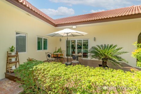 Дом в Паттайе, Таиланд с 5 спальнями  № 134423 - фото 12