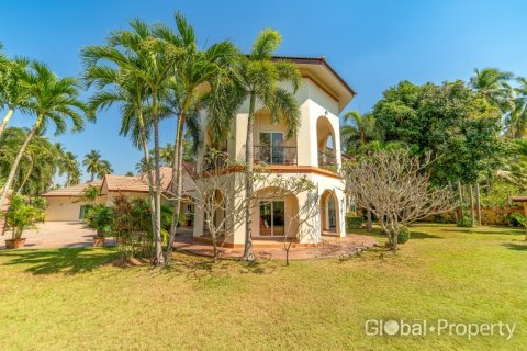 Дом в Паттайе, Таиланд с 5 спальнями  № 134423 - фото 5