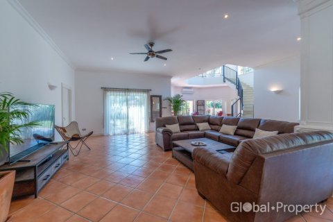 Дом в Паттайе, Таиланд с 5 спальнями  № 134423 - фото 13