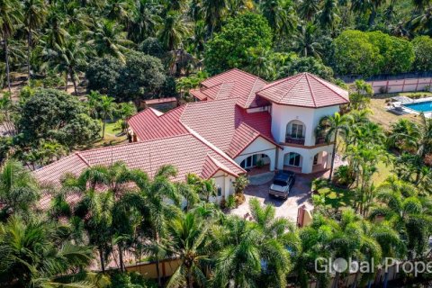 Дом в Паттайе, Таиланд с 5 спальнями  № 134423 - фото 3