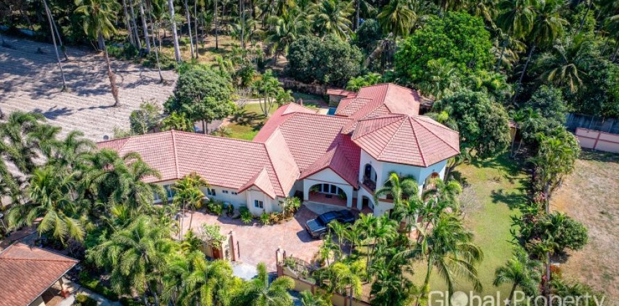 Дом в Паттайе, Таиланд с 5 спальнями  № 134423