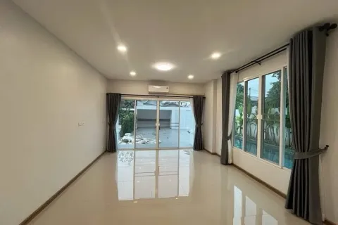 Villa in Chiang Mai, Thailand 5 bedrooms № 171920 - photo 9