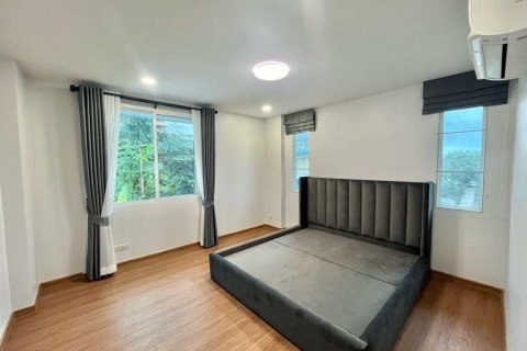 Villa in Chiang Mai, Thailand 5 bedrooms № 171920 - photo 16