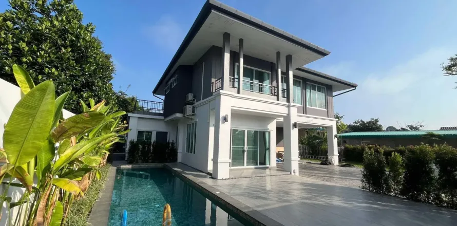 Villa in Chiang Mai, Thailand 5 bedrooms № 171920