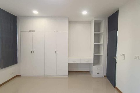 Villa in Chiang Mai, Thailand 5 bedrooms № 171920 - photo 28