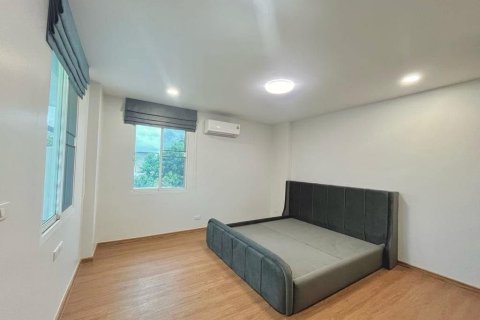 Villa in Chiang Mai, Thailand 5 bedrooms № 171920 - photo 17