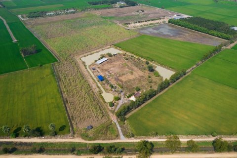 Terrain à Suphanburi, Thaïlande 17616 m2 № 155090 - photo 3