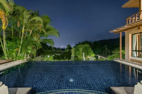 Villa in Hua Hin, Thailand 4 bedrooms № 155087 - photo 16