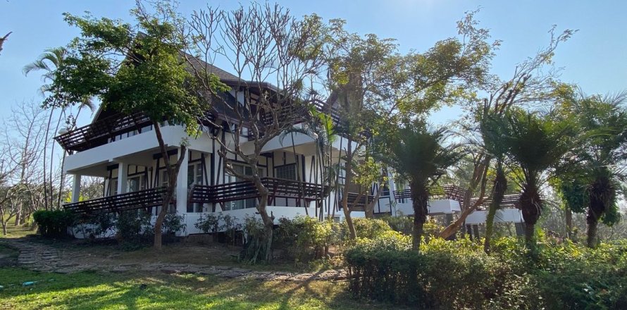 Maison à Chiang Mai, Thaïlande 4 chambres № 75156
