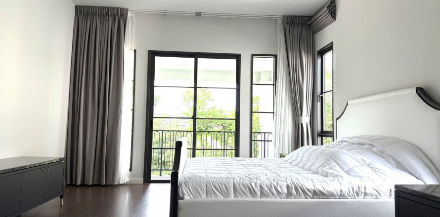 Maison à Bang Phli Yai, Thaïlande 4 chambres № 158620