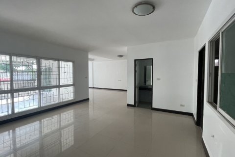 Maison à Pathum Thani, Thaïlande 3 chambres № 158622 - photo 4