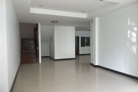 Maison à Pathum Thani, Thaïlande 3 chambres № 158622 - photo 3