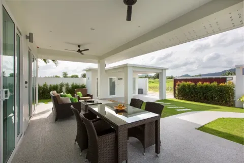 Villa in Hua Hin, Thailand 3 bedrooms № 162186 - photo 2