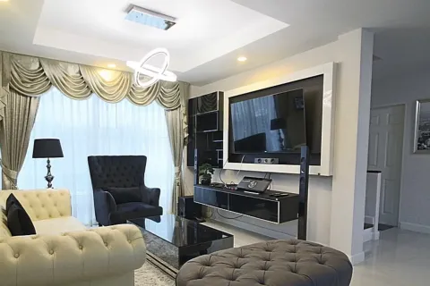 House in Bang Khen, Bangkok, Thailand 4 bedrooms № 171995 - photo 2