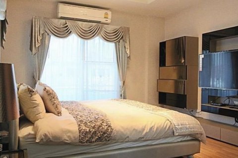House in Bang Khen, Bangkok, Thailand 4 bedrooms № 171995 - photo 5