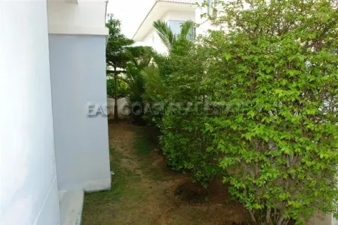 Casa de 3 dormitorios en Pattaya, Tailandia № 213239 - foto 15