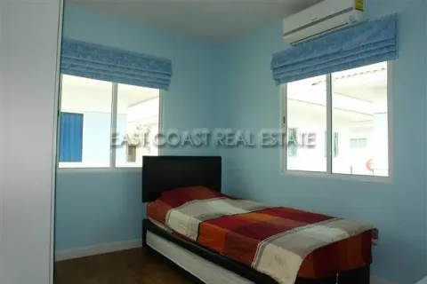 Casa de 3 dormitorios en Pattaya, Tailandia № 213239 - foto 6