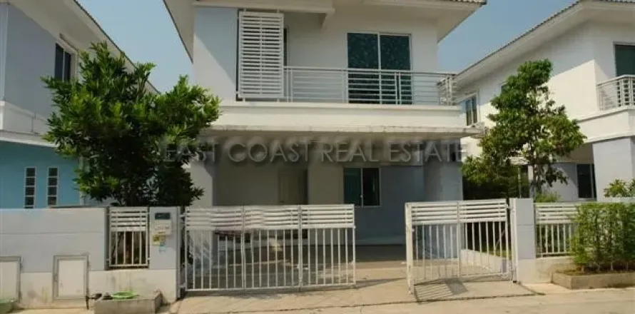 Casa de 3 dormitorios en Pattaya, Tailandia № 213239