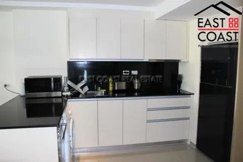 Condominio de 2 dormitorios en Pattaya, Tailandia № 213236 - foto 4