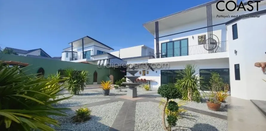 Casa de 3 dormitorios en Pattaya, Tailandia № 213241