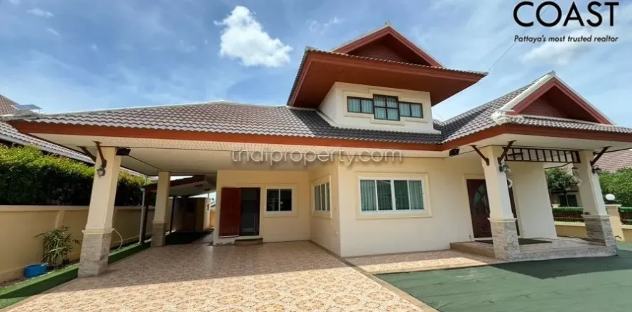 Casa de 3 dormitorios en Pattaya, Tailandia № 213235