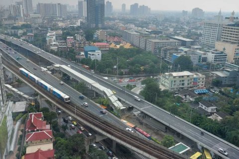 Condo in Bangkok, Thailand, 2 bedrooms  № 159531 - photo 11