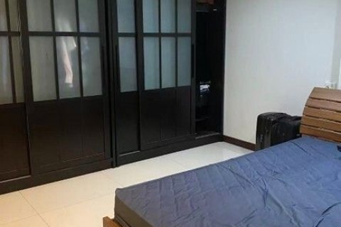 Кондоминиум с 2 спальнями в Банг Пхлате, Бангкок, Таиланд № 155800 - фото 3