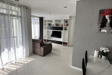 Condo à Kathu, Thaïlande, 2 chambres  № 155802 - photo 2