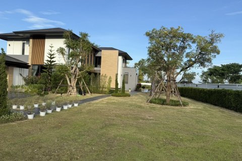 Villa in Khon Kaen, Thailand 7 bedrooms № 160318 - photo 7