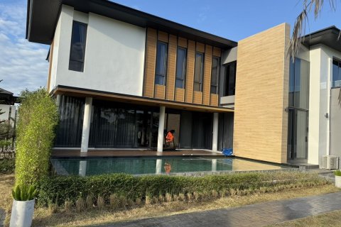 Villa in Khon Kaen, Thailand 7 bedrooms № 160318 - photo 2