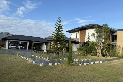 Villa in Khon Kaen, Thailand 7 bedrooms № 160318 - photo 5