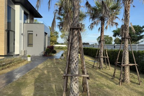 Villa in Khon Kaen, Thailand 7 bedrooms № 160318 - photo 9