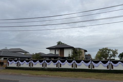 Villa in Khon Kaen, Thailand 7 bedrooms № 160318 - photo 14