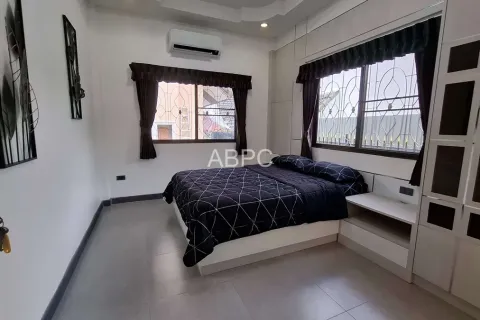 Casa de 3 dormitorios en Pattaya, Tailandia № 211192 - foto 3