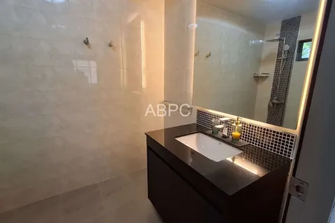 Casa de 3 dormitorios en Pattaya, Tailandia № 211192 - foto 4