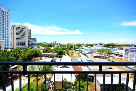Condominio de 2 dormitorios en Jomtien Beach, Pattaya, Tailandia № 211195 - foto 10