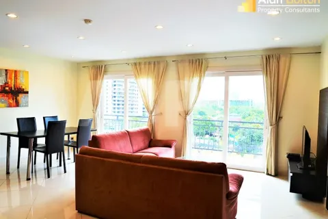 Condominio de 2 dormitorios en Jomtien Beach, Pattaya, Tailandia № 211195 - foto 2