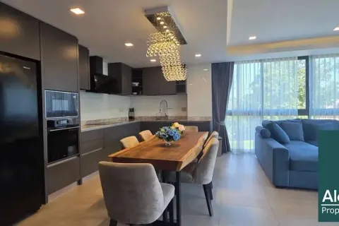 Condominio de 3 dormitorios en Jomtien Beach, Pattaya, Tailandia № 211196 - foto 2