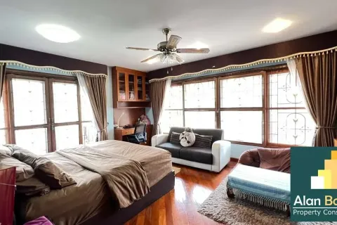 Casa de 4 dormitorios en Pattaya, Tailandia № 211193 - foto 17