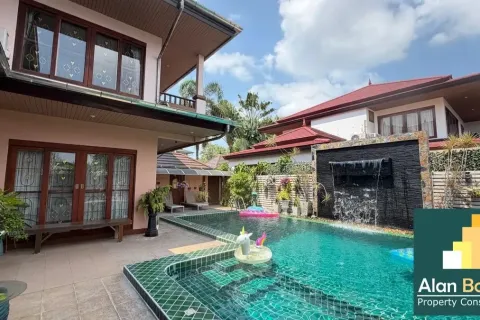 Casa de 4 dormitorios en Pattaya, Tailandia № 211193 - foto 3