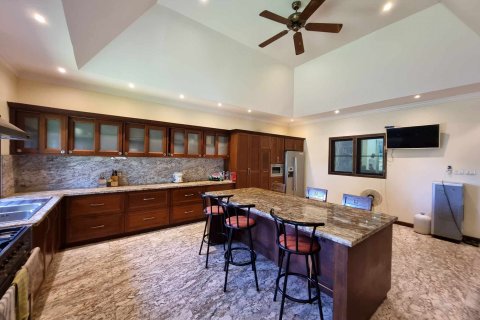 Вилла в Ча-аме, Таиланд с 5 спальнями  № 145867 - фото 3